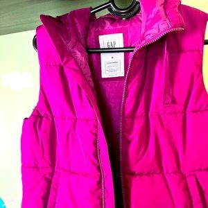 Gap winter puffy vest. Size medium, wore only once.